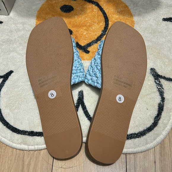 Lulus slides, never worn. Size 8 - Picture 2 of 2